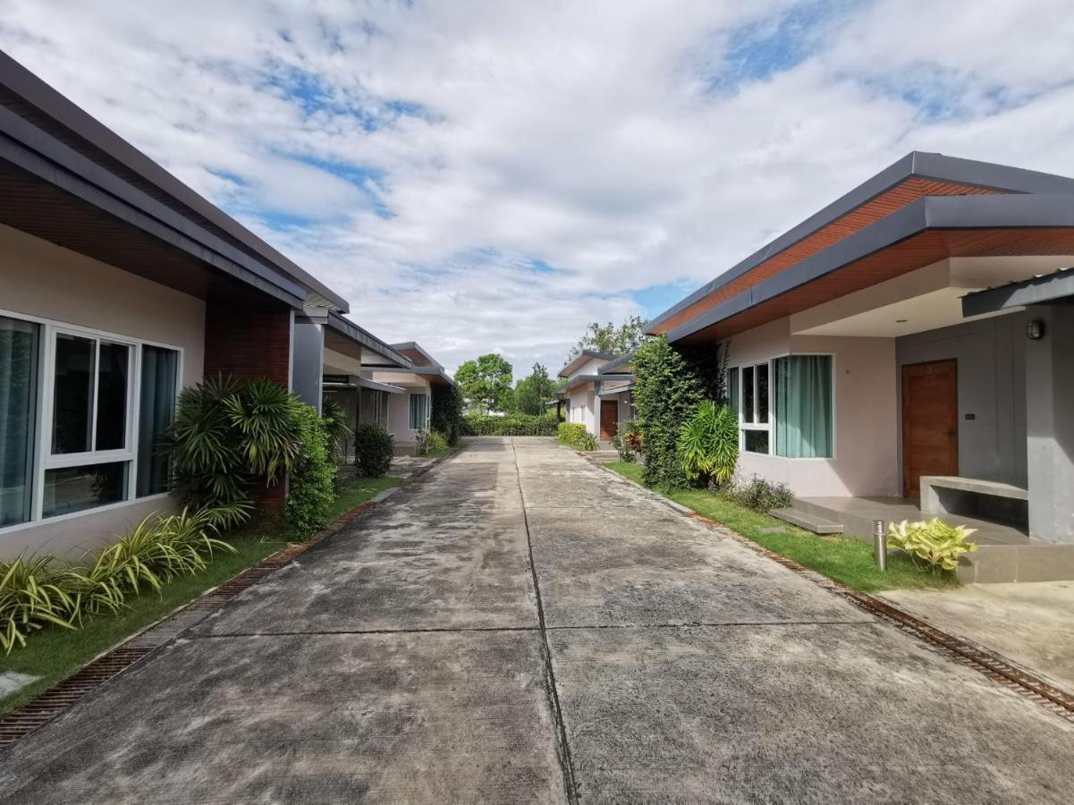 Smile Resort Sriracha Si Racha Eksteriør billede